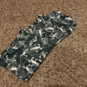 Tigger lularoe leggings